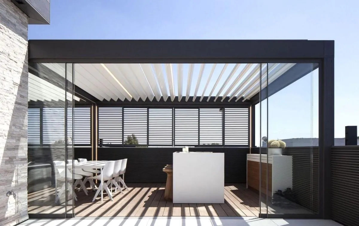 Exterior by IHOME Design & Renovation
