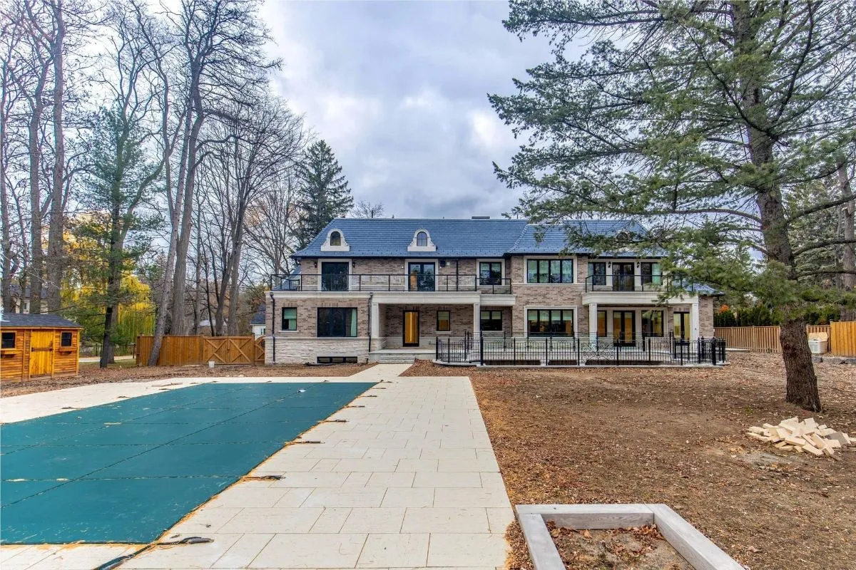 Custom home by IHOME Design & Renovation